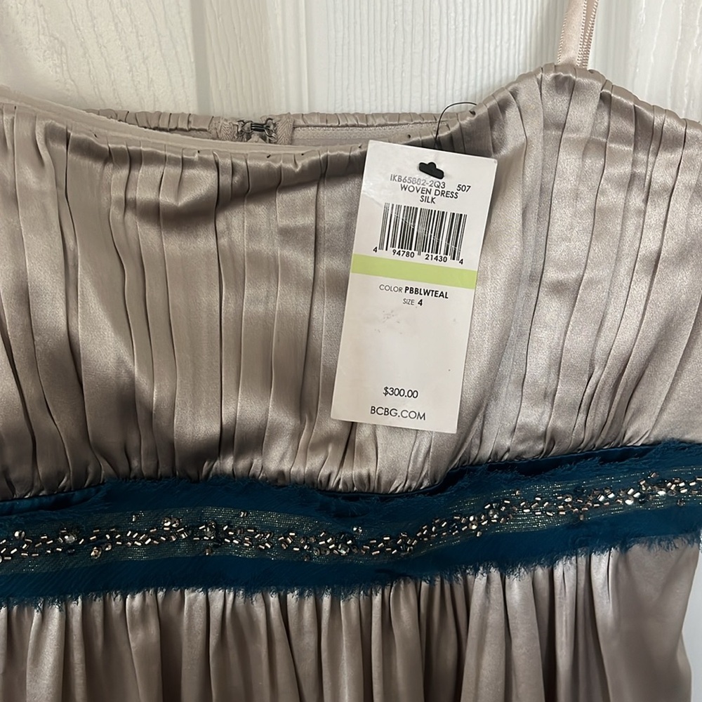BCBG STRAPLESS DRESS - Picture 2 of 4